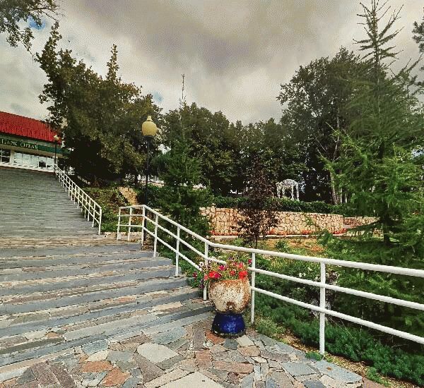 Банкомат Сбербанка России по адресу ул. Комзина,  д. 6